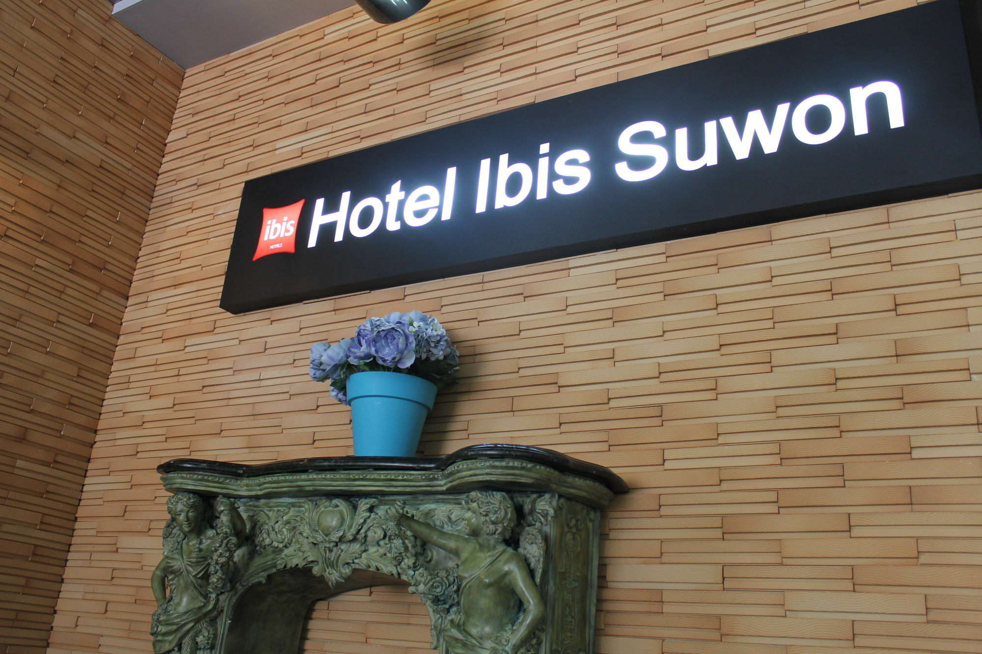 Ibis Ambassador Suwon Ξενοδοχείο Εξωτερικό φωτογραφία
